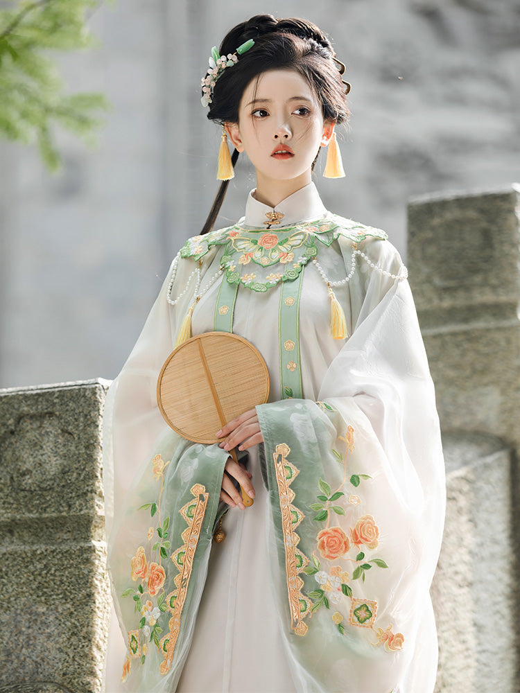 Ancient Gardens - Robe & Mamianqun Ming Dynasty Hanfu Set