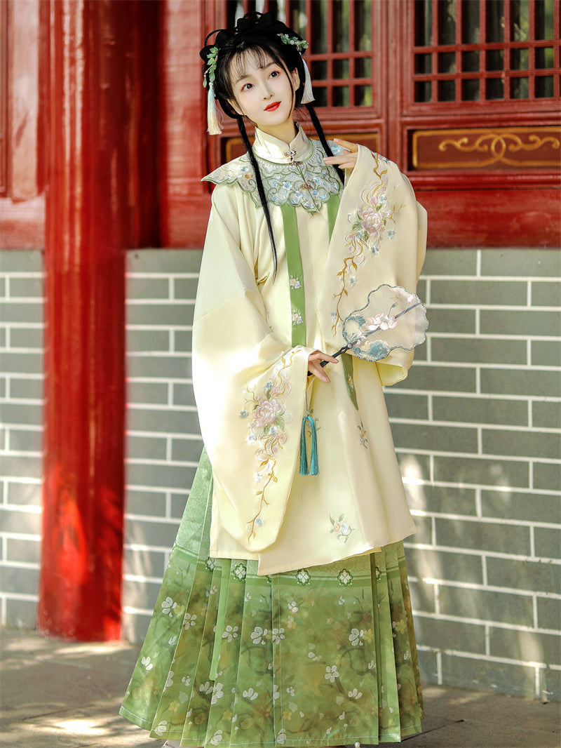 Early Autumn - Robe & Mamianqun Ming Dynasty Hanfu Set