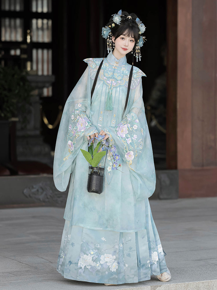 Calming Jasmine 茉莉花语 - Robe & Mamianqun Ming Dynasty Hanfu Set
