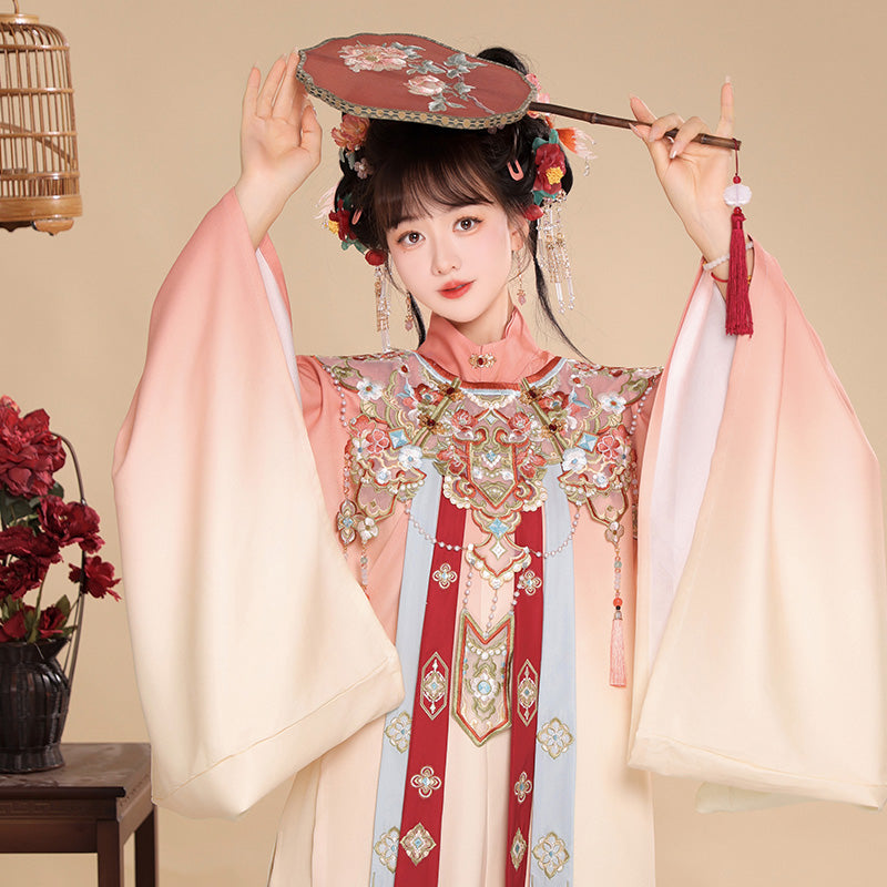 Happy Flower God 花神悦 - Cloud Collar & Mamianqun Ming Dynasty Hanfu Set