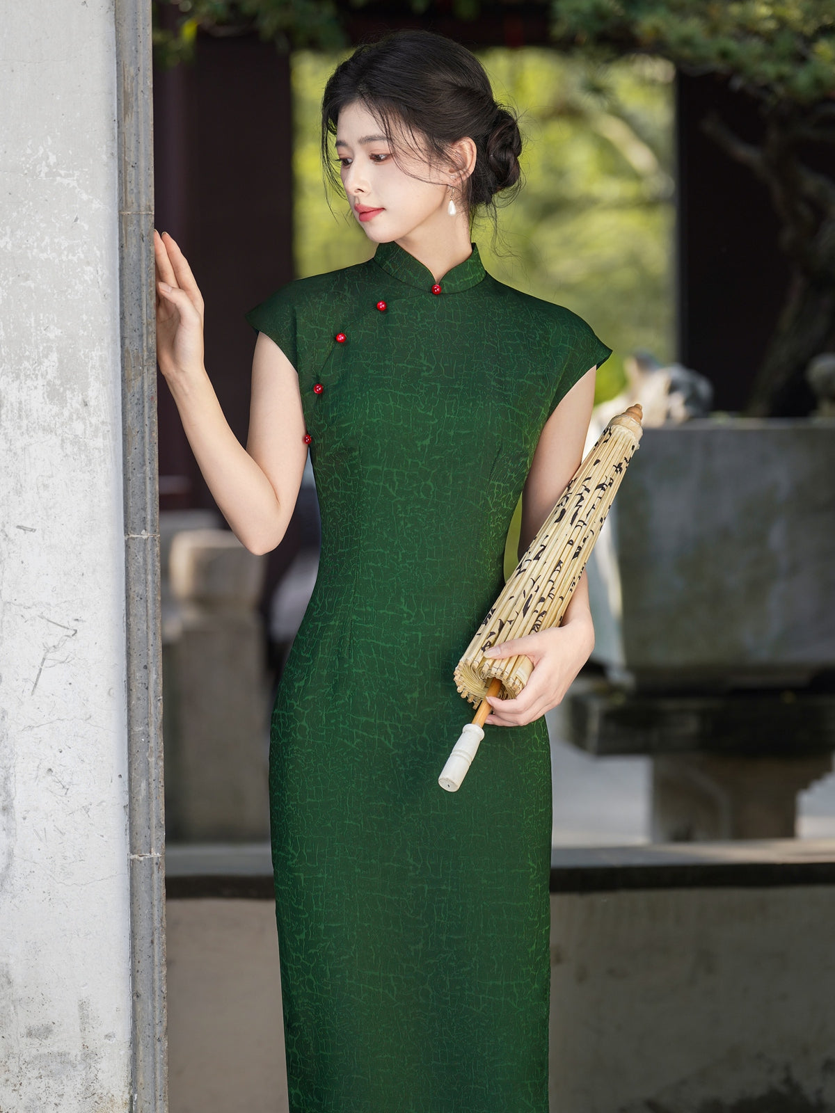 Moss - Sleeveless Midi Retro Style Cheongsam