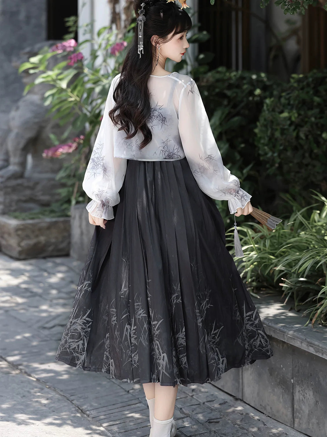 Tang Dynasty x Modern Hanfu: Ember Bamboo 竹烬