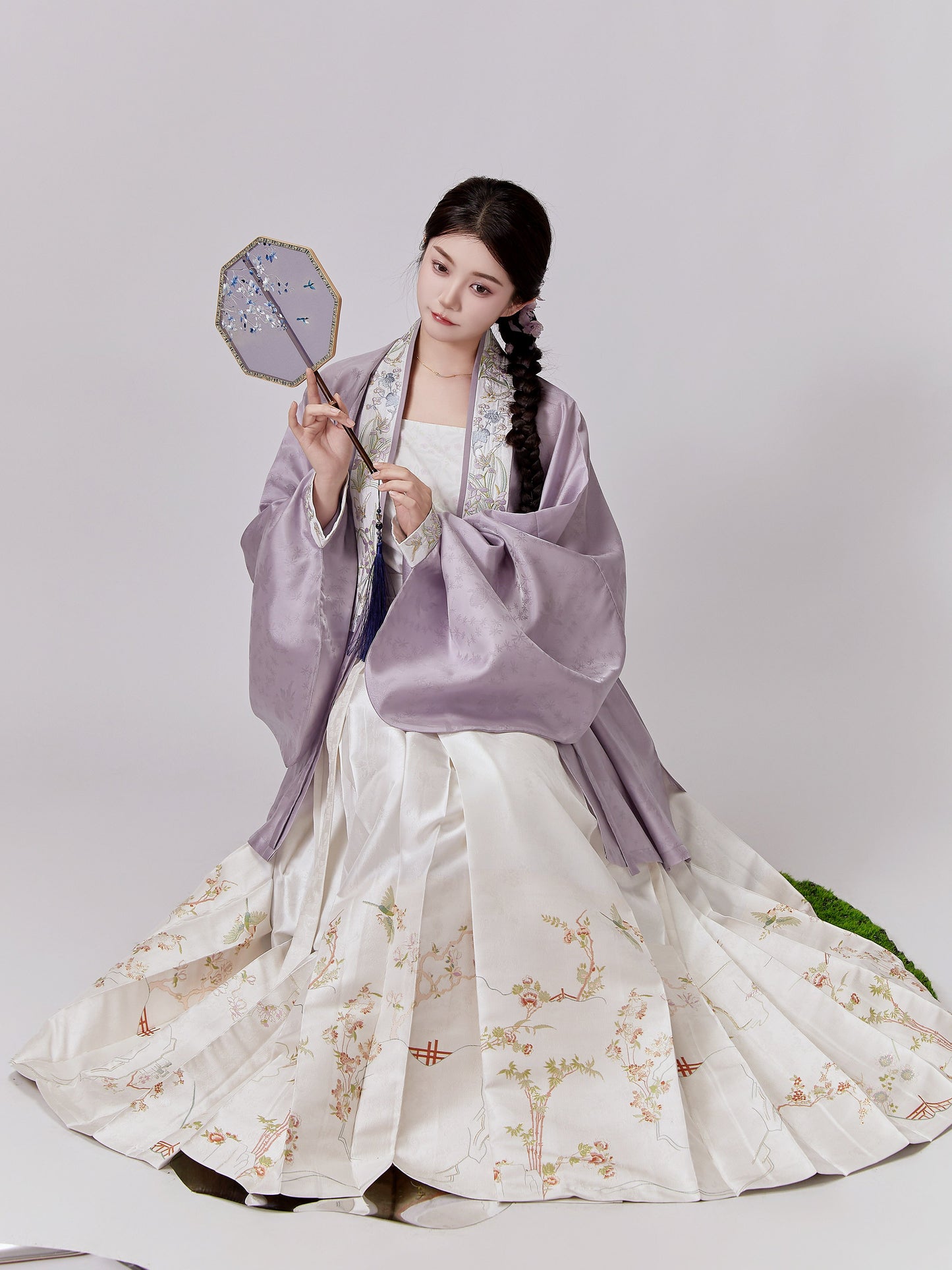 Lan Shao 兰韶 - Cross Collar Top & Mamianqun Ming Dynasty Hanfu Set