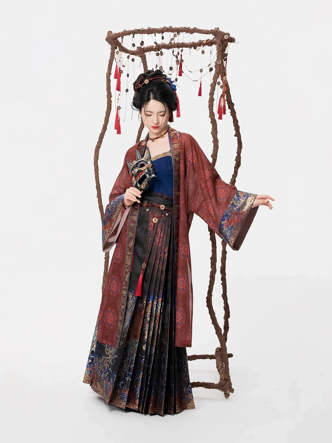 Shen Wu 神傩 - Modern Ming Dynasty Weaving Gold Mamianqun Outfit (Preorder)