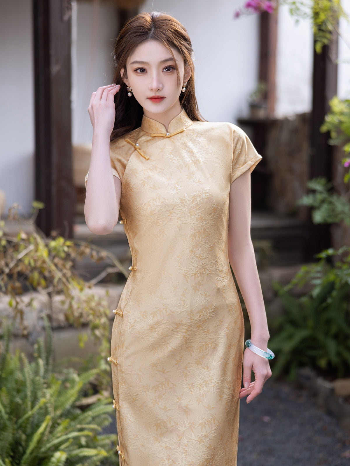 Light Gold 淡金 - Short Sleeve Gold Cheongsam