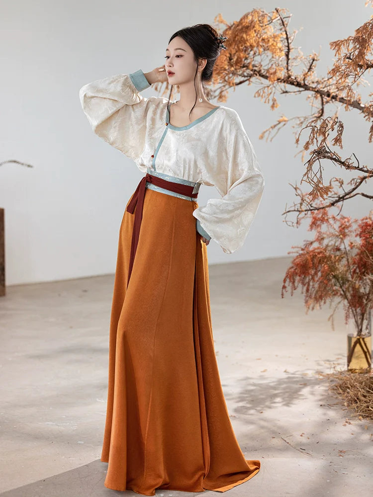 Tang Dynasty x Modern Hanfu: Swan Banquet 惊鸿宴 (Preorder)