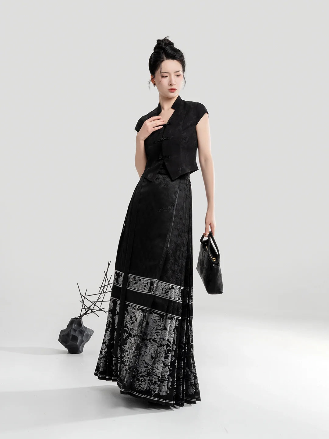 Yinyue 吟月 - Modern Cheongsam Top (Preorder)