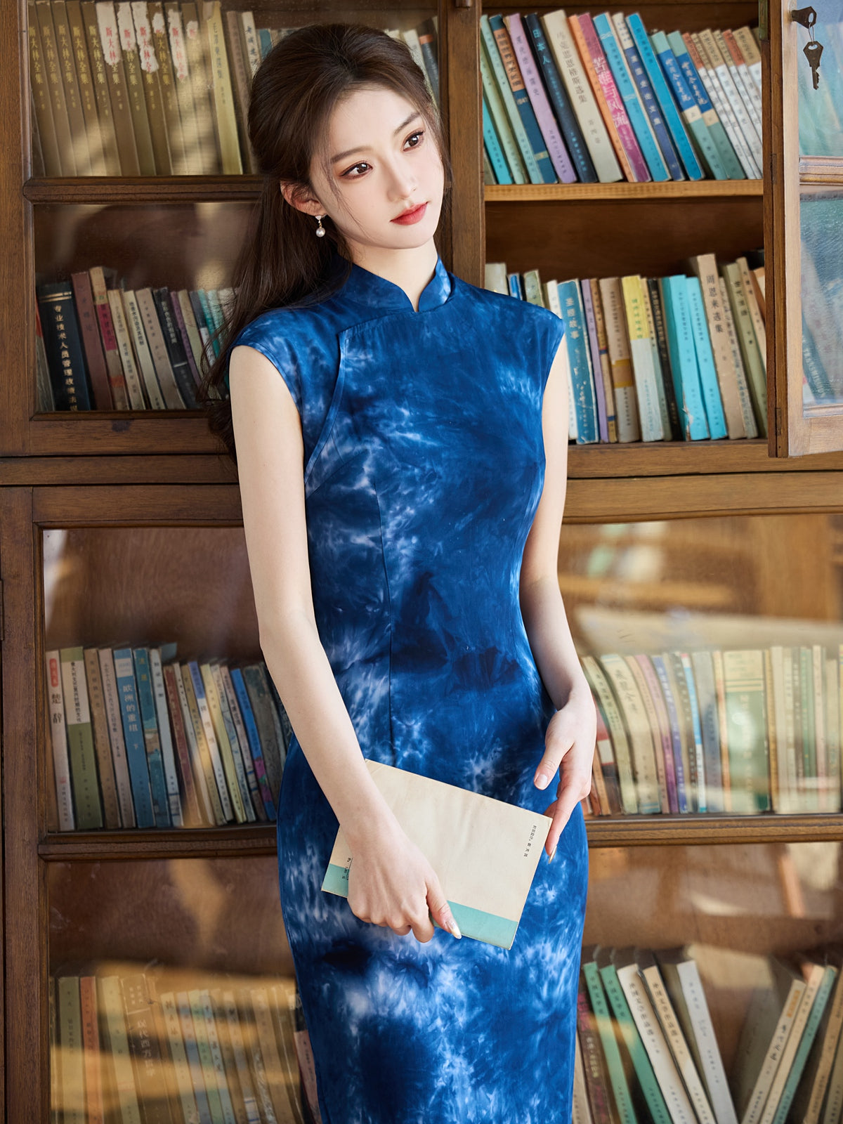 Deep Sea - Sleeveless Vintage Cheongsam