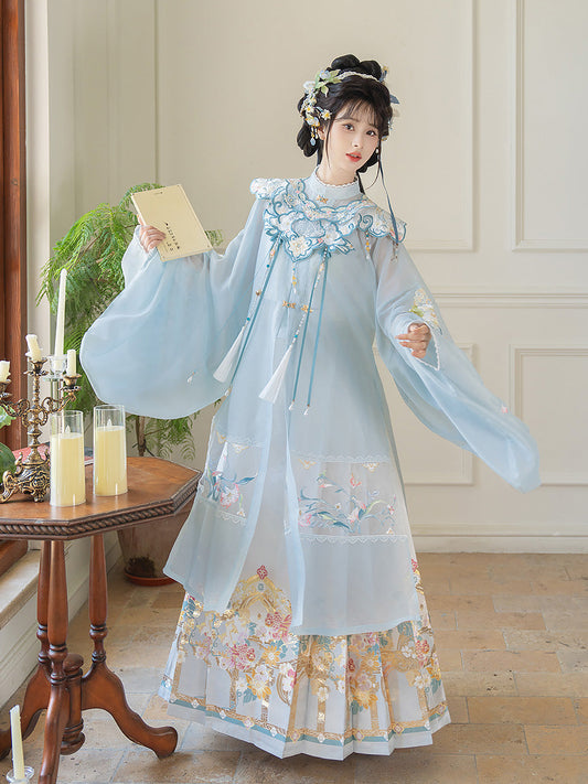 Crescent Frost 半月霜 - Cloud Collar & Mamianqun Ming Dynasty Hanfu Set