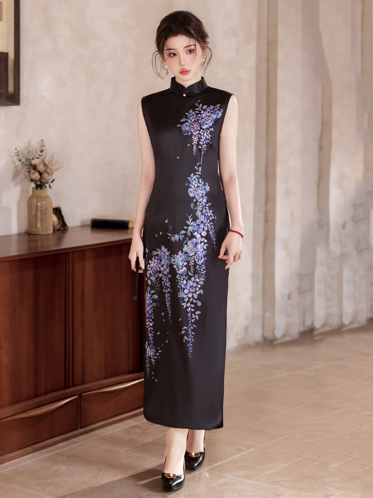 Brocade Wisterias - Sleeveless Floral Midi Cheongsam
