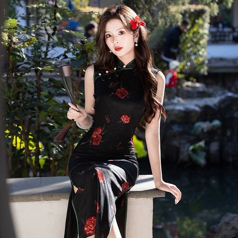Jade Pillow 玉枕 - Sleeveless Black Flower Long Cheongsam