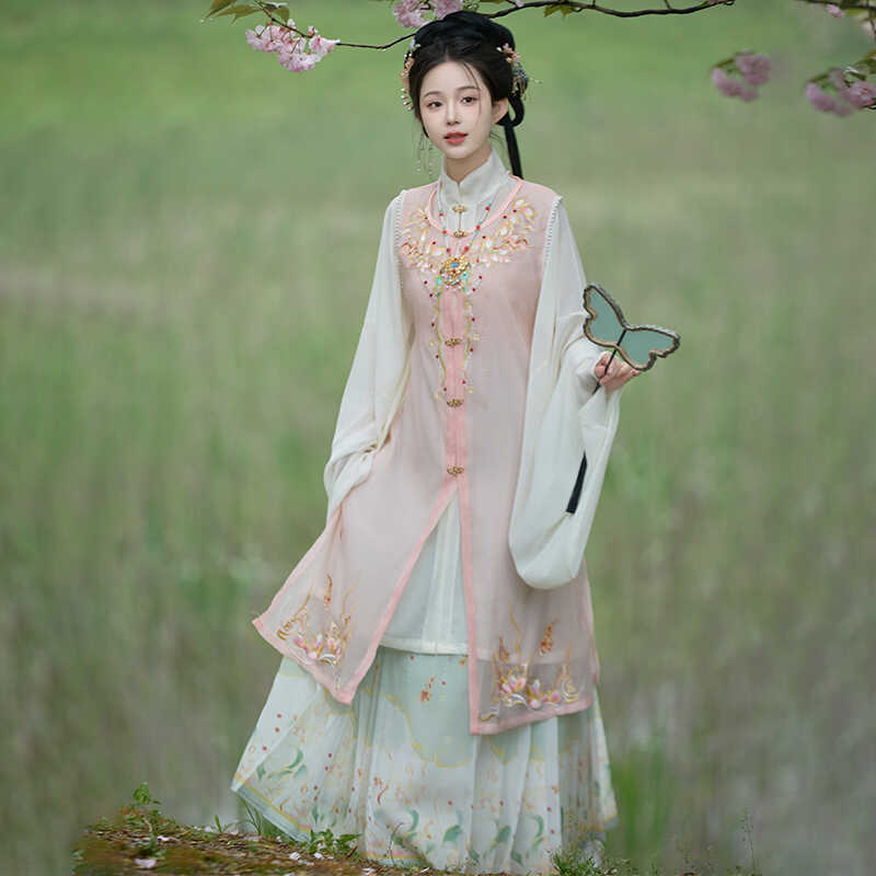 Meaning of Flowers 花间意 - Bijia & Mamianqun Ming Dynasty Hanfu Set
