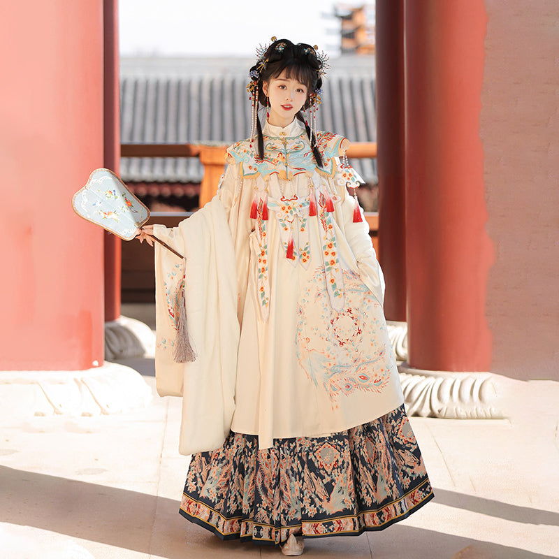 Fengxi 凤溪 - Cloud Collar & Mamianqun Ming Dynasty Hanfu Set