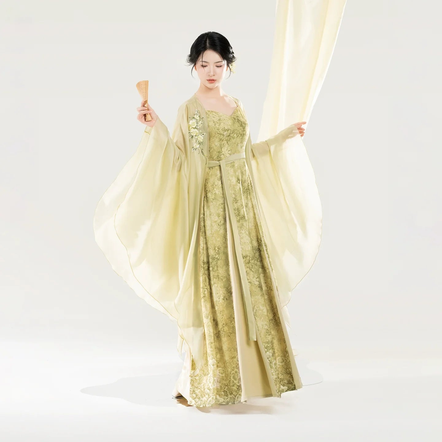 Camellia Water 山茶煮水 - Modern Tang Dynasty Hanfu Outfit (Preorder)
