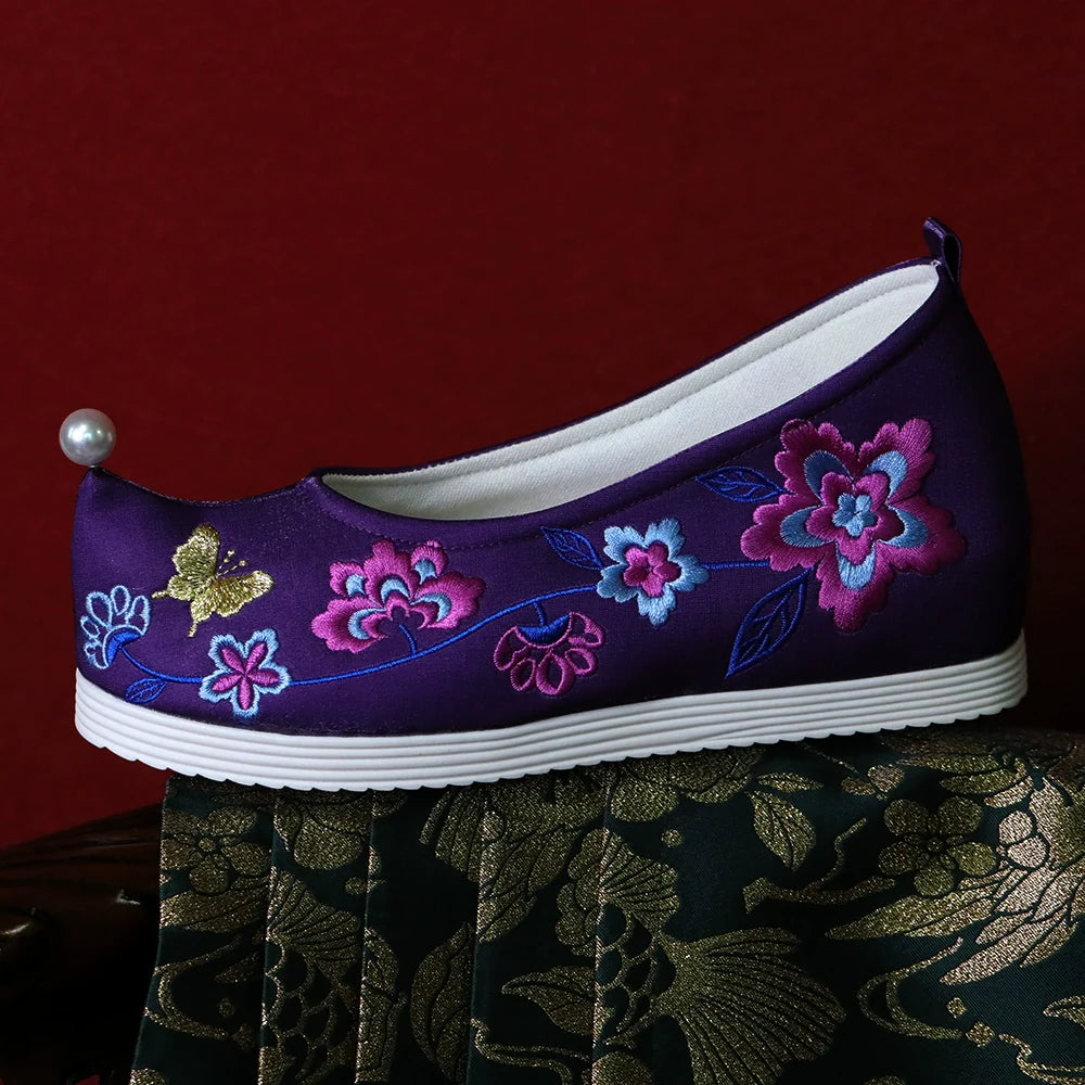 Anika – Embroidered Chinese Hanfu Shoes