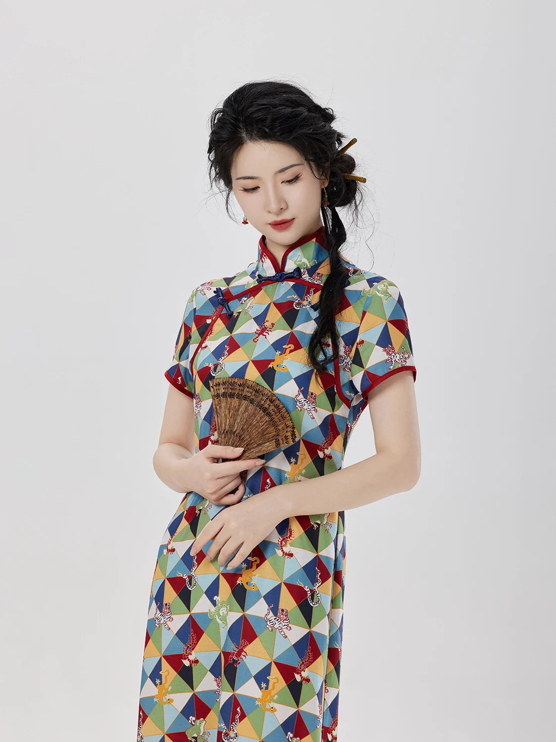 Five Poisons Picture 五毒图 - Short Sleeve Long Cheongsam (Preorder)