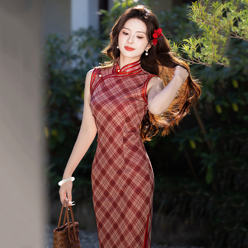 Xiaowangshu 笑忘书 - Sleeveless Red Checkered Long Cheongsam
