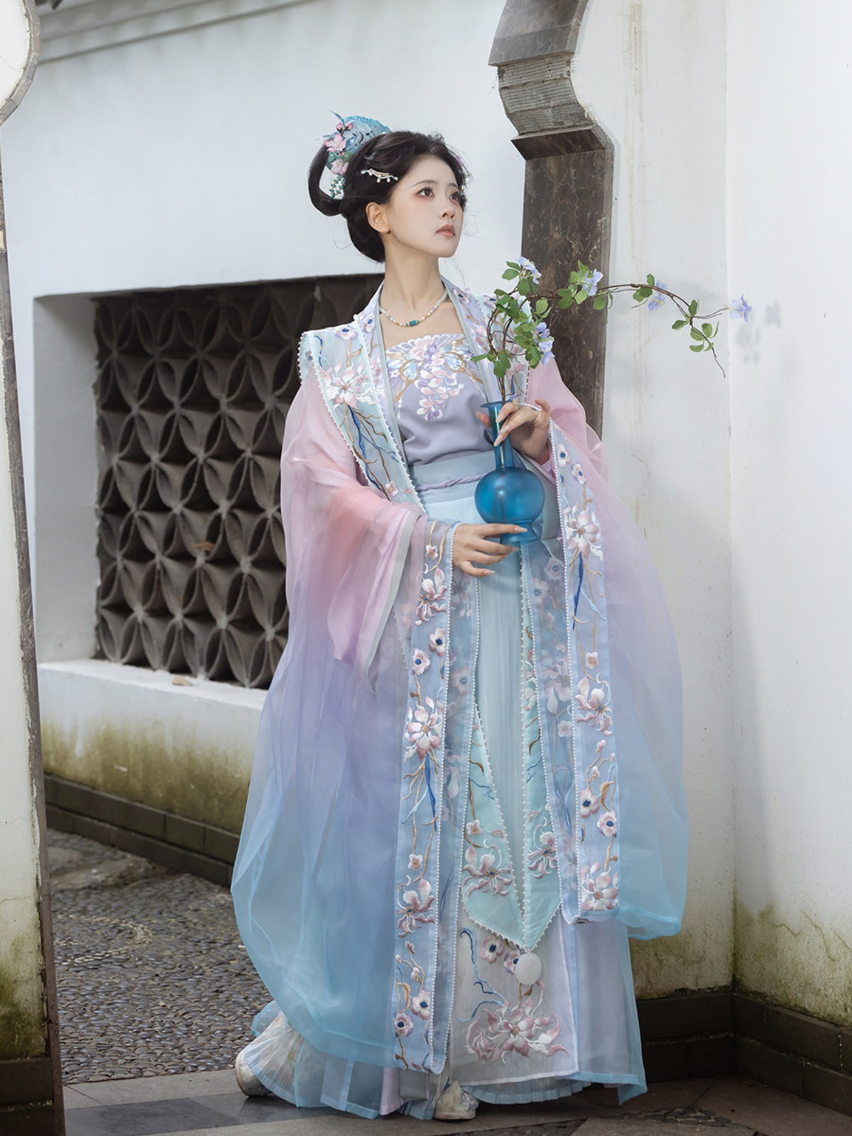 Yuyin 余音 - Song Dynasty Style Qiyao Ruqun Hanfu (Preorder)