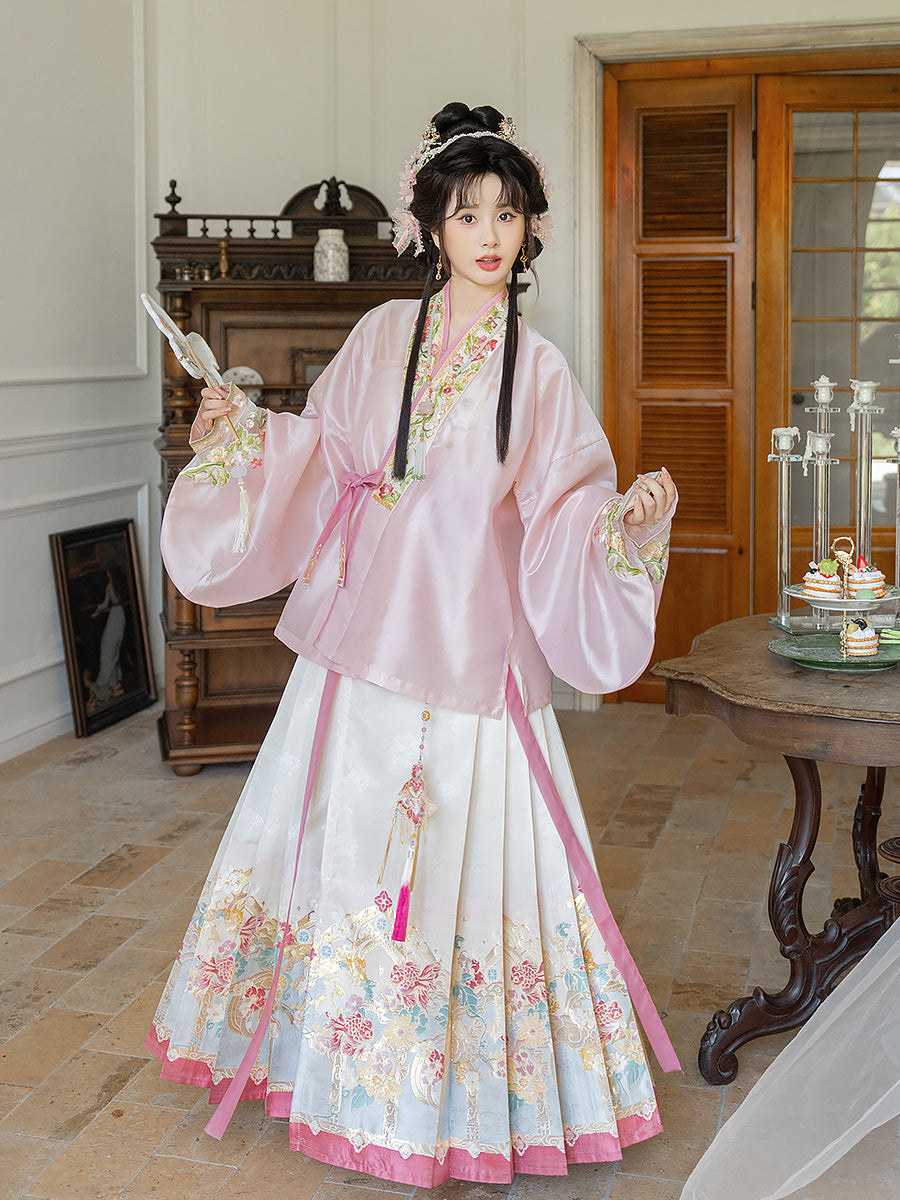 Bogu Taohua 博古桃花 - Cross Collar Top & Mamianqun Ming Dynasty Hanfu Set