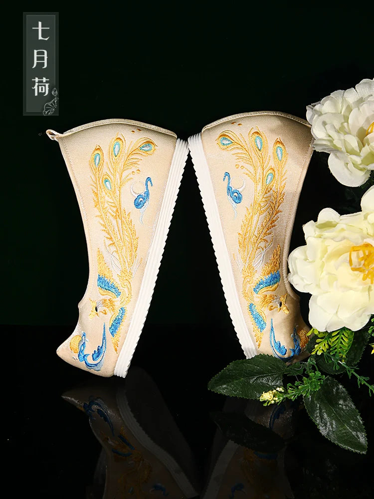 Hannah - Embroidered Chinese Hanfu Shoes
