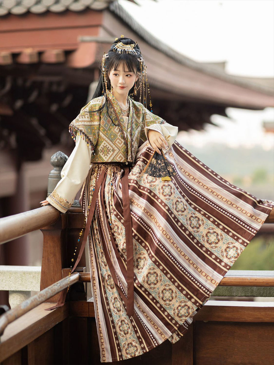 Qiubai 秋白 - Tang Dynasty Style Beizi Qiyao Ruqun