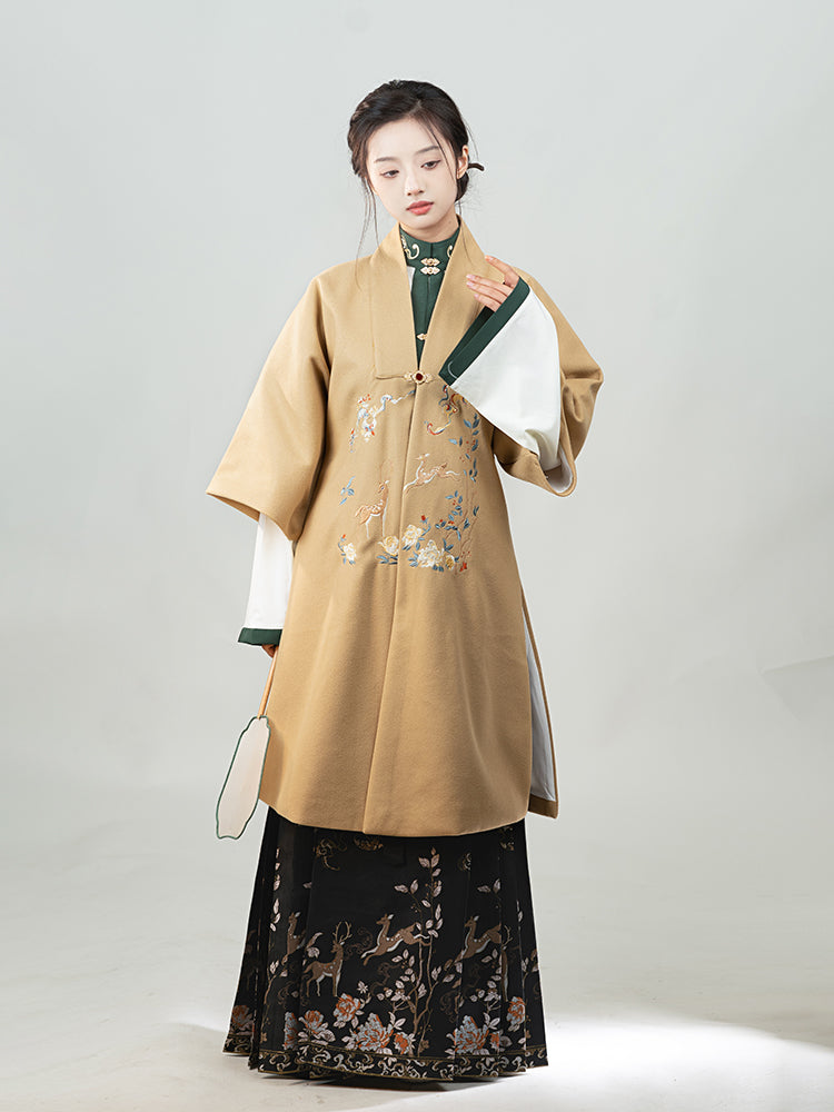 Immortal Deer 富贵神鹿 - Robe & Mamianqun Ming Dynasty Hanfu Set
