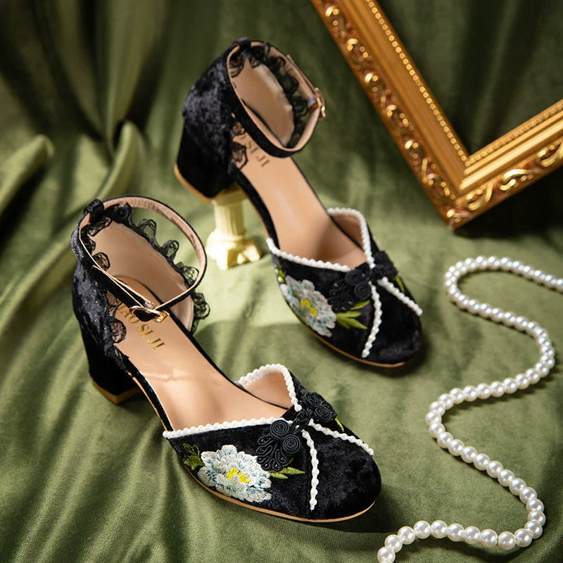Cora - Embroidered Chinese Style Hanfu Shoes