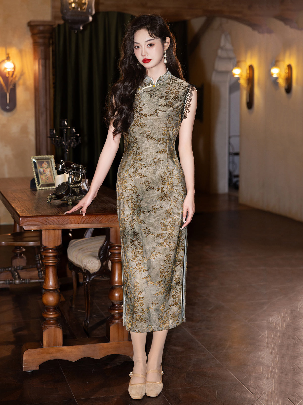 Quaint Incense 古雅凝香 - Sleeveless Grey Midi Cheongsam