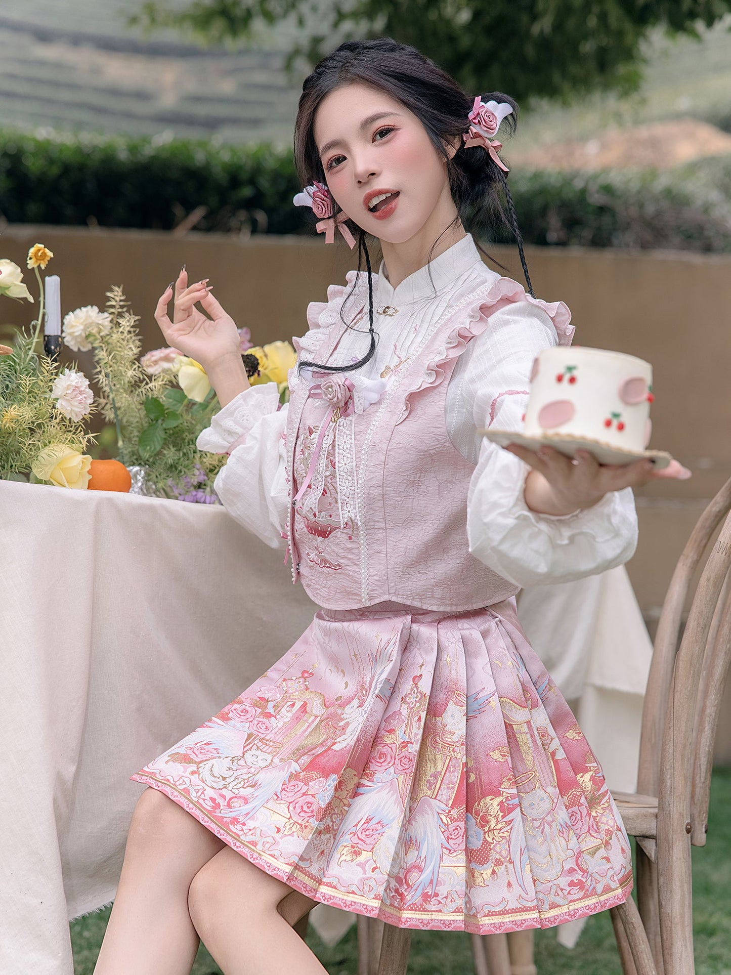 Angel's Voice 天使之声 - Ming Dynasty Modern Hanfu and Mamianqun (Preorder)