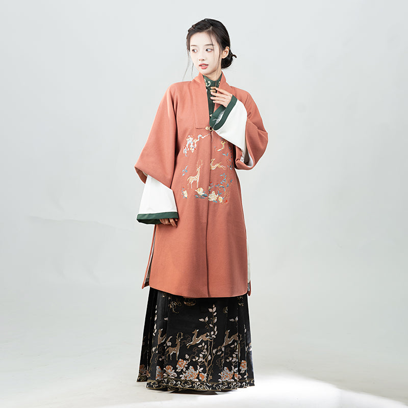 Immortal Deer 富贵神鹿 - Robe & Mamianqun Ming Dynasty Hanfu Set
