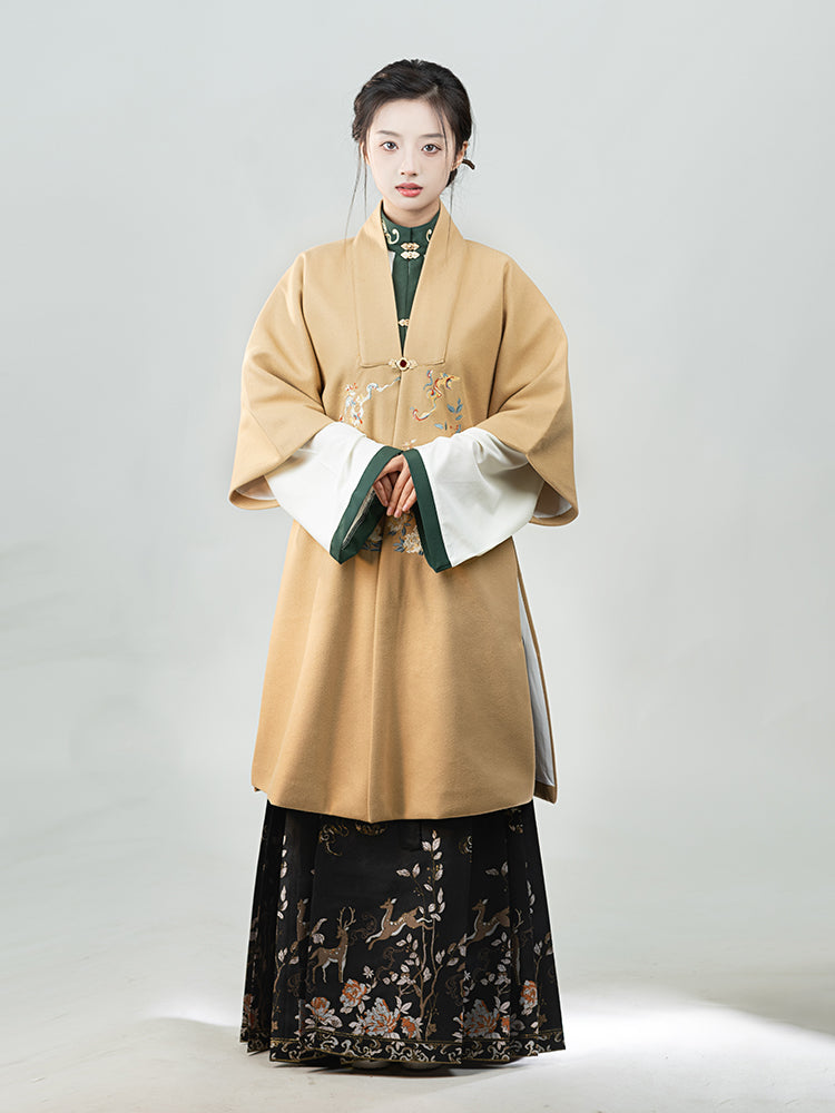 Immortal Deer 富贵神鹿 - Robe & Mamianqun Ming Dynasty Hanfu Set