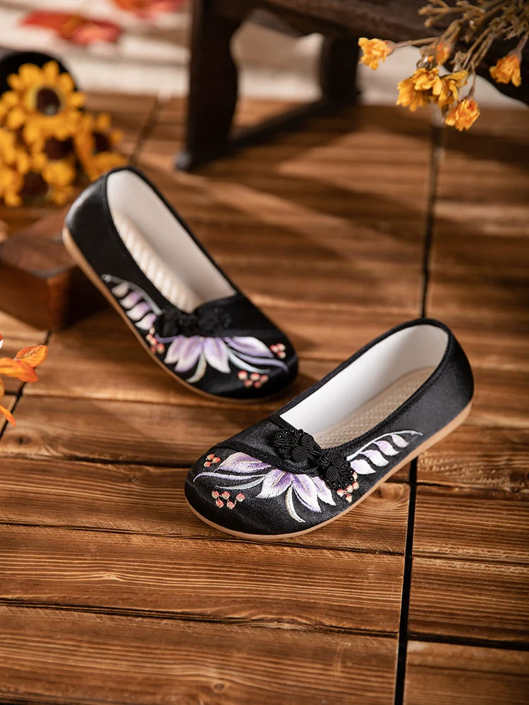Brielle - Embroidered Chinese Style Shoes