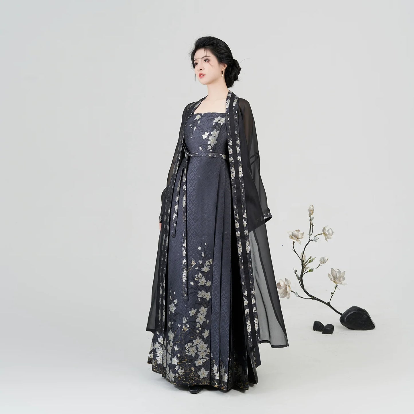 Ming Dynasty x Modern Hanfu: Floating Jade 浮玉生香 (Preorder)