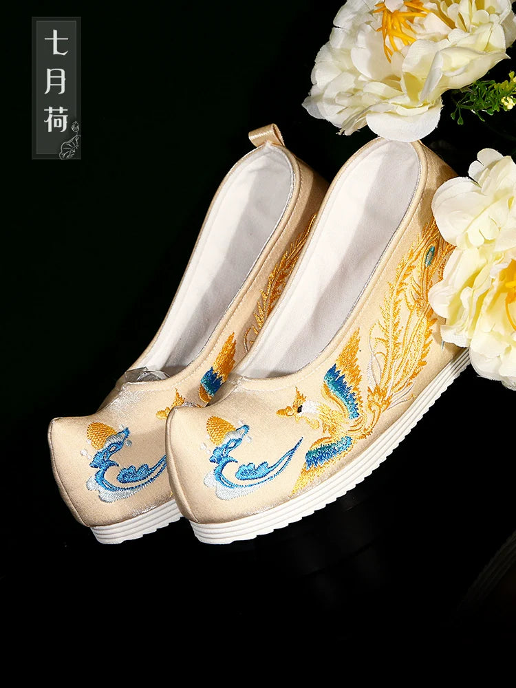 Hannah - Embroidered Chinese Hanfu Shoes