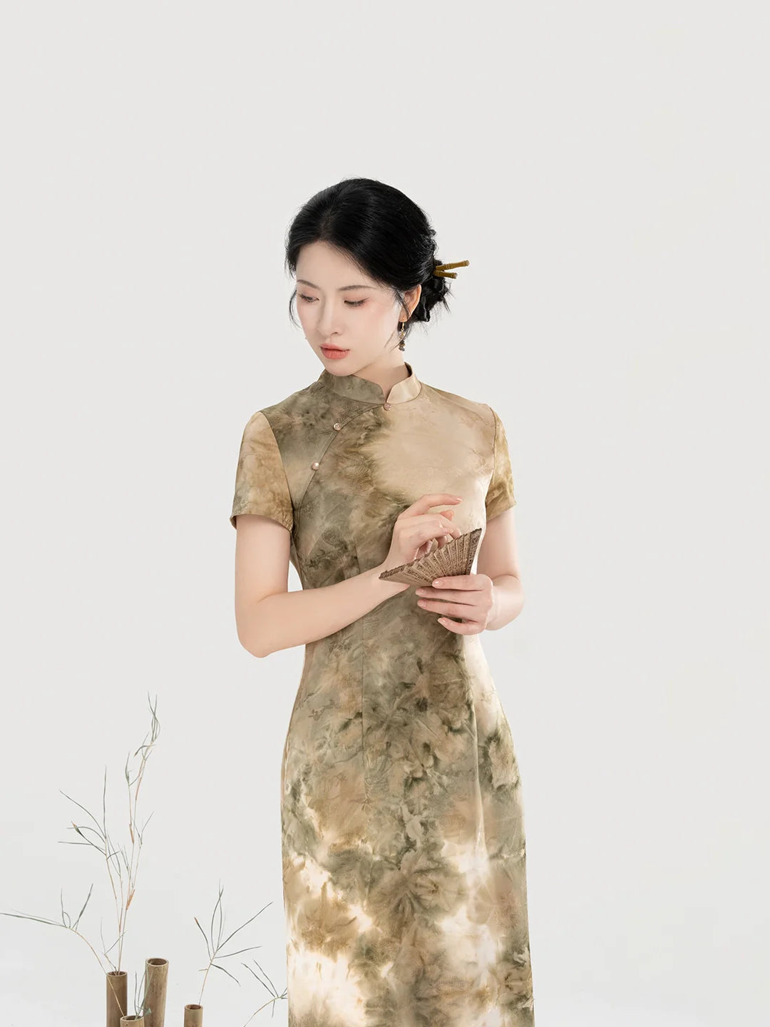 Qingshan Fog 青山雾 - Short Sleeve Long Cheongsam (Preorder)