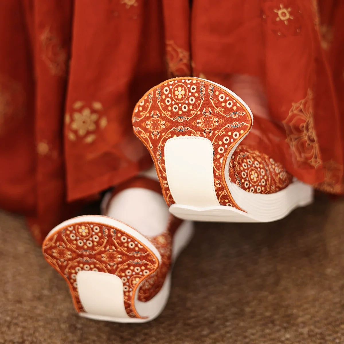 Serenity - Traditional Hanfu Shoes with Pointed Upturned Toe
