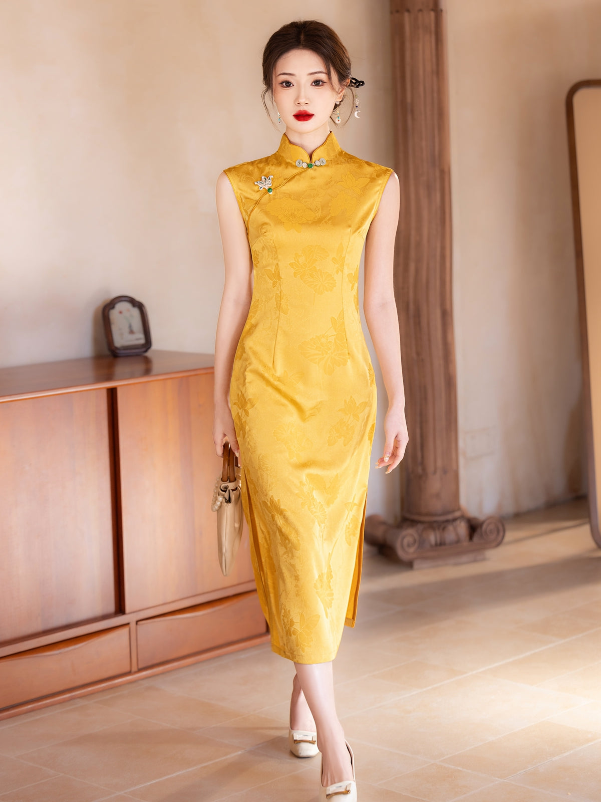 Huangjin 黄锦 - Sleeveless Yellow Midi Cheongsam