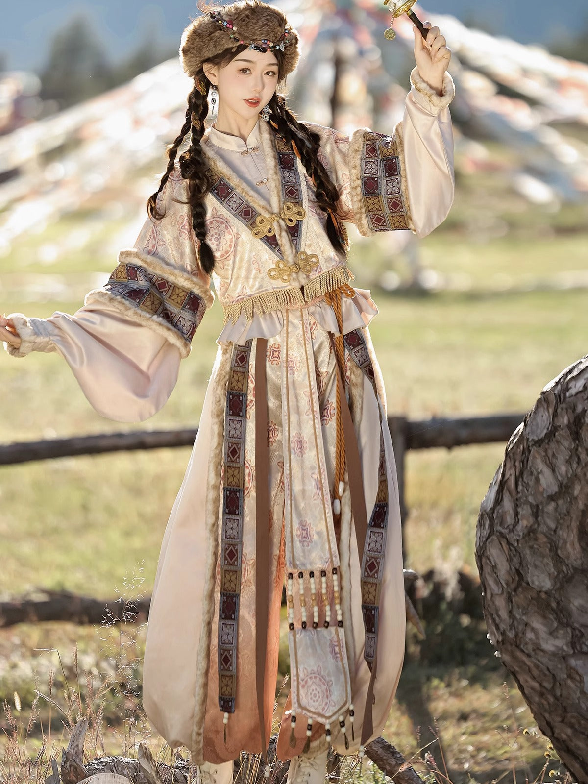 Yaoyue 耀月 - Dunhuang Inspired New Chinese Style Outfit