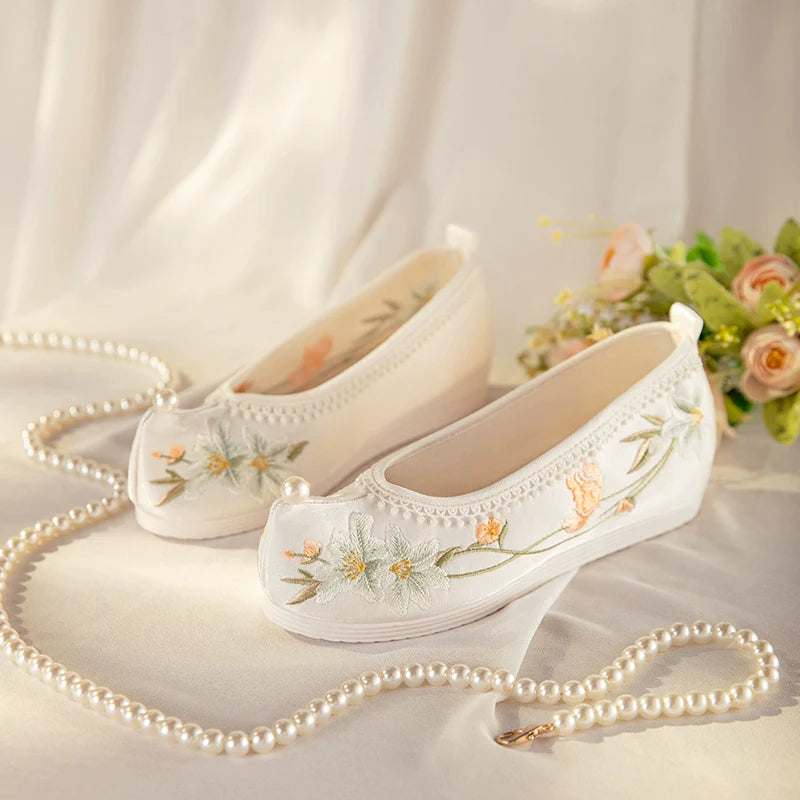 Gardenia - Embroidered Chinese Hanfu Shoes