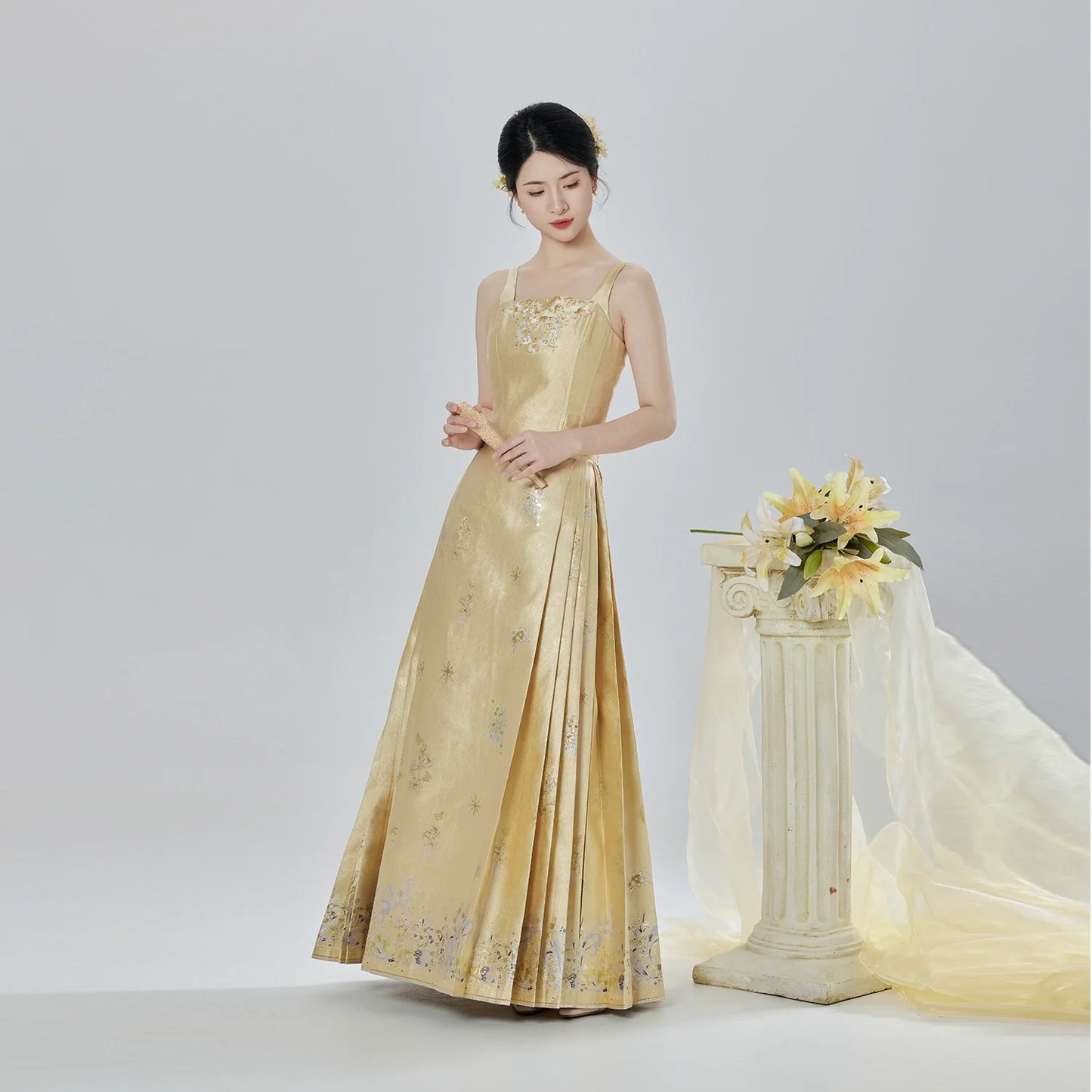 Thousand Golden Lily 千金百合 - Modern Ming Dynasty Bustier, Mamianqun Hanfu Outfit (Preorder)