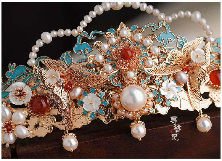 Headdress: Portrait of A Lady