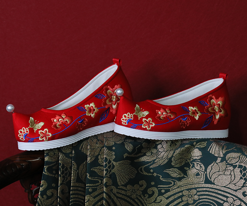 Anika – Embroidered Chinese Hanfu Shoes