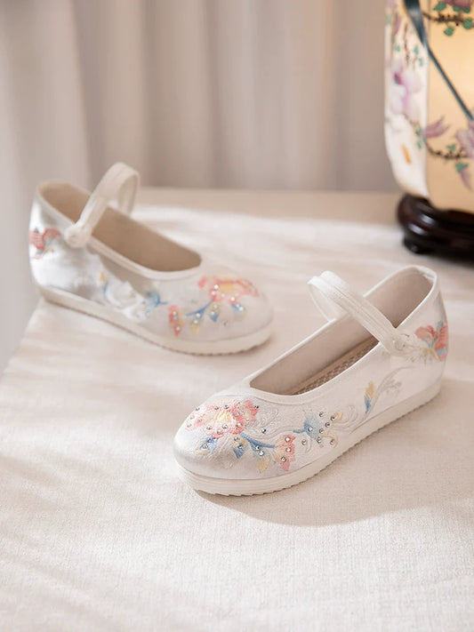 New Moon - Embroidered Hanfu Shoes