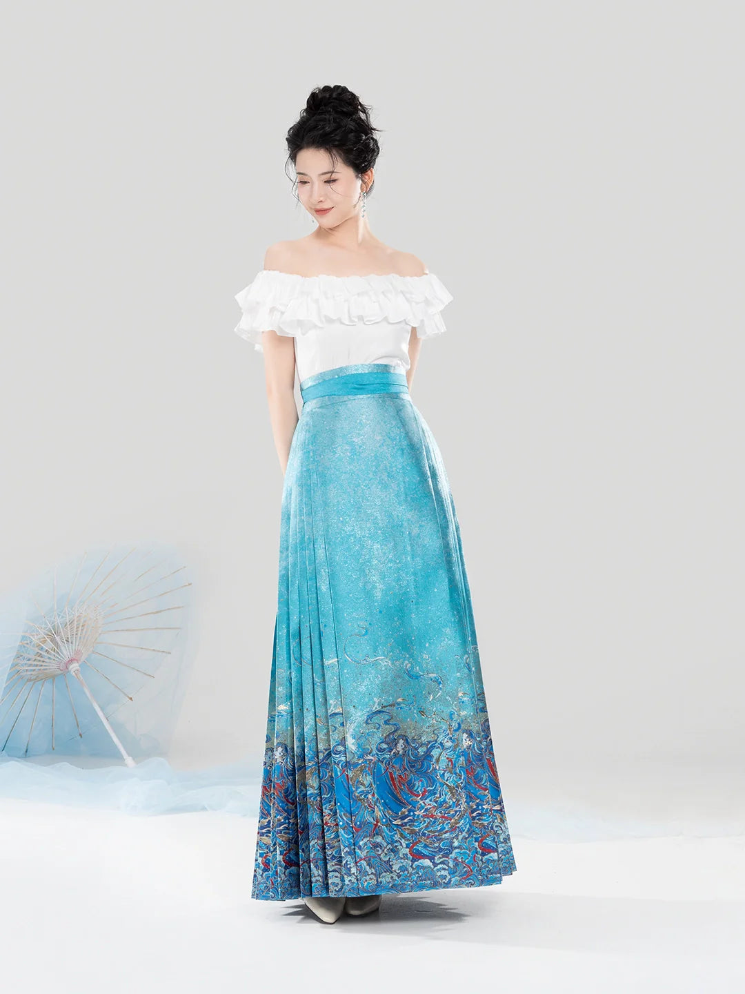 Five Elements Water 五行水 - Modern Ming Dynasty Lotus Blouse, Mamianqun Hanfu Outfit (Preorder)