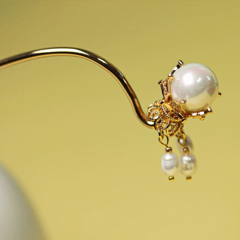 Freshwater Pearl Hair Pin: Margalit