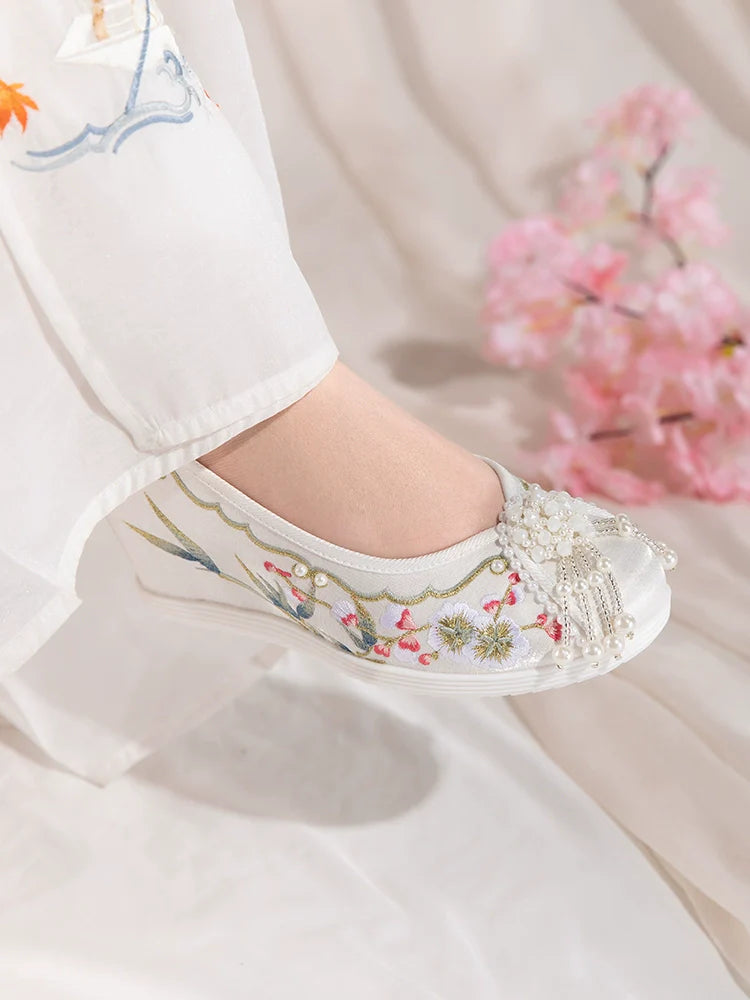 Eva - Embroidered Chinese Hanfu Shoes