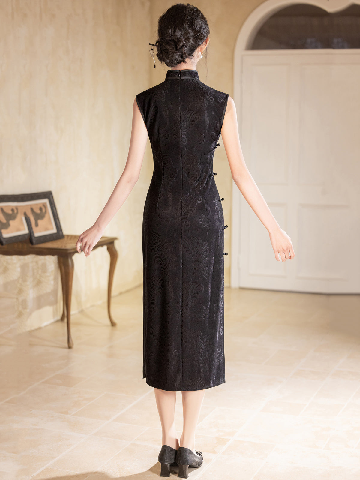 Moyu Lingyun 墨羽灵韵 - Sleeveless Old Shanghai Retro Style Black Cheongsam
