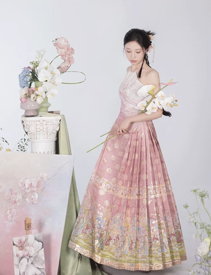 Ming Dynasty x Modern Hanfu: Petal Glow 沁水粉玉