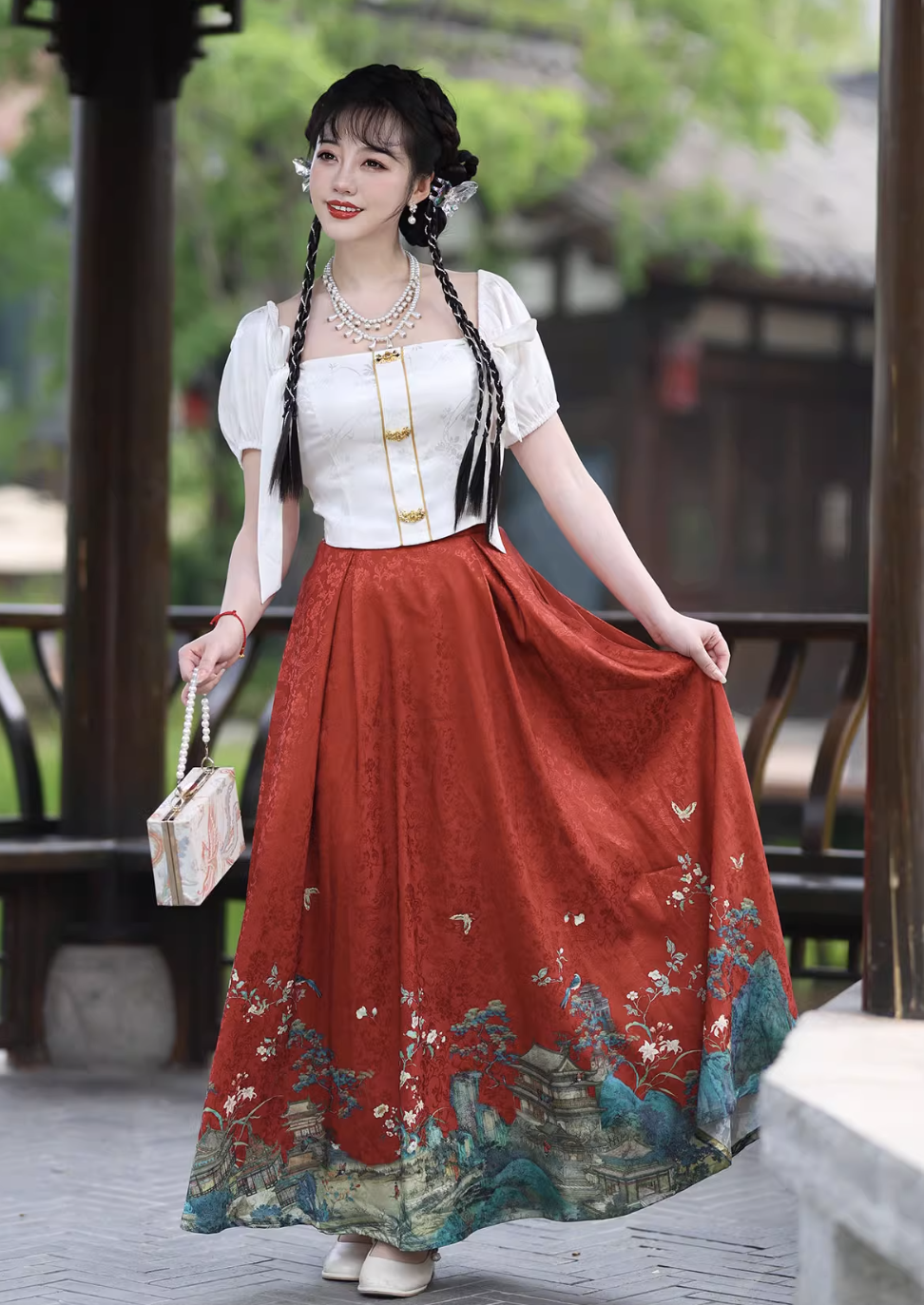 Ming Dynasty x Modern Hanfu: Belle (Preorder)