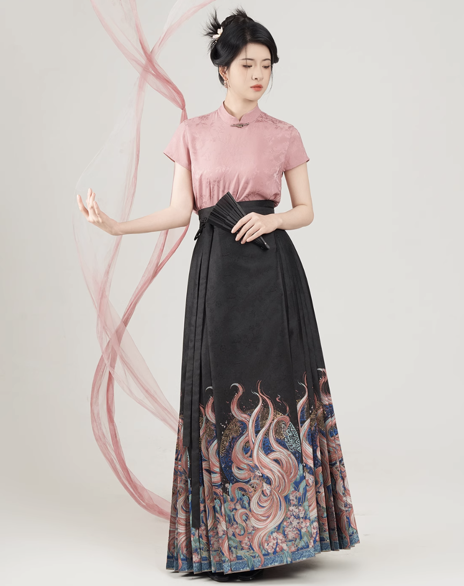 Ming Dynasty Modern Hanfu, Mamianqun, Nine Tails 九尾 (Preorder)